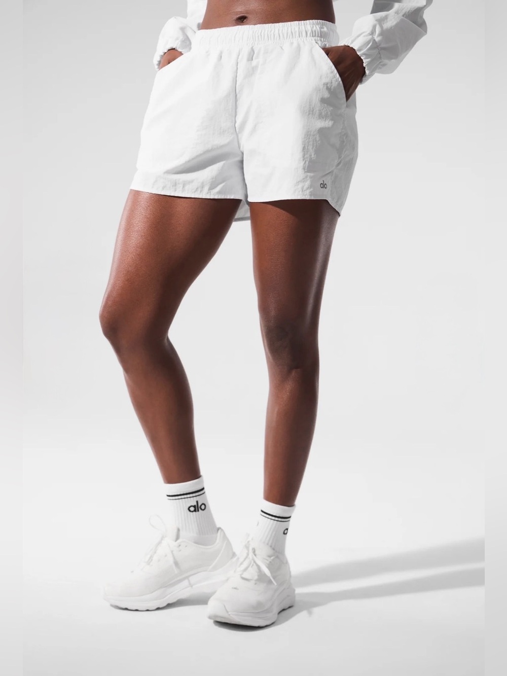 Alo Alumni Shorts XS WHITE EXCELLENT- CURRENT